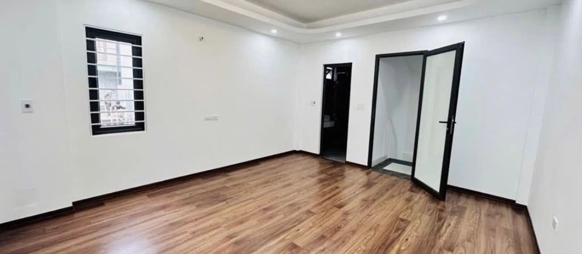 Nhà lô góc siêu thoáng 5 tầng, vị trí đắc địa ngay thanh am - thượng thanh nhỉnh 6 tỷ... Bán nhà riêng tại Việt Hưng, Hà Nội 01