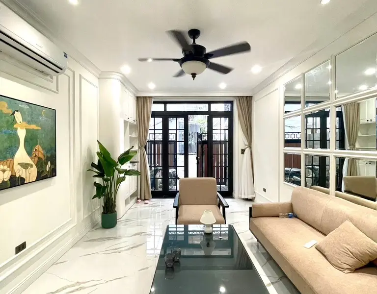 Nhà 3 tầng 4 phòng ngủ tại Phường Tây Hồ, Hà Nội với thiết kế hiện đại và ban công thoáng mát... Bán partner tại Tây Hồ, Hà Nội 01