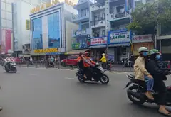 Nhà phố 4 phòng ngủ, ô tô đậu trong nhà, giá tốt Quận 8... Bán nhà riêng tại Chánh Hưng, Hồ Chí Minh 08