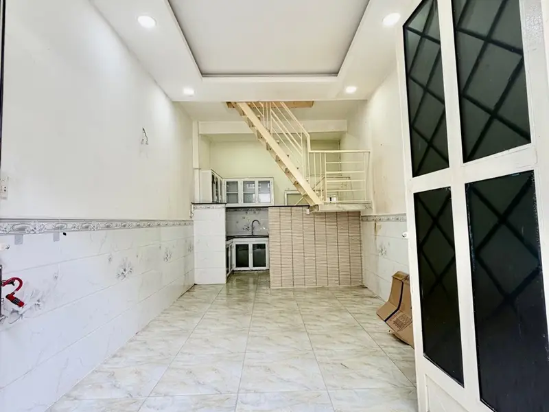 Nhà xinh quận 4, giá hợp lý, sẵn sàng về ở ngay... Bán nhà riêng tại Xóm Chiếu, Hồ Chí Minh 01