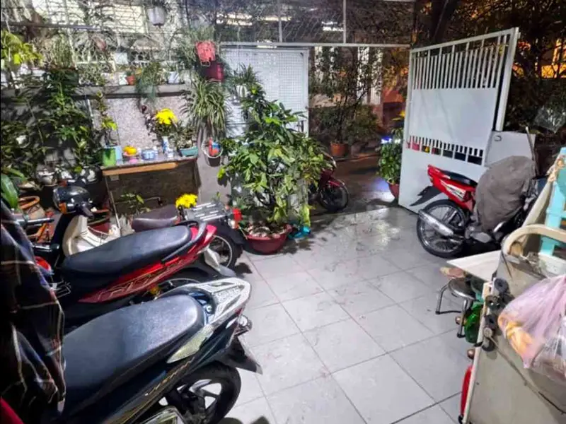 Bán nhà 2 tầng 5 phòng phường Hòa Hưng, giá 12 tỷ... Bán nhà riêng tại Hòa Hưng, Hồ Chí Minh 01