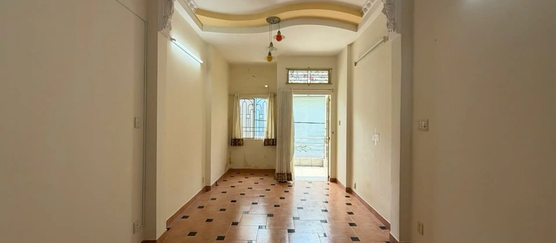 Bán nhà riêng 3 tầng hẻm xe hơi Cách Mạng Tháng 8, diện tích 42m², pháp lý cơ sở... Bán nhà riêng tại Tân Sơn Nhất, Hồ Chí Minh 01