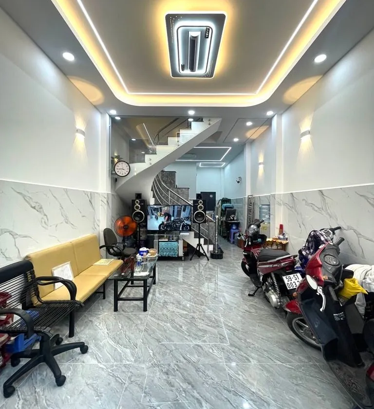 Nhà hẻm ô tô rộng, thiết kế sang ở Quận 10... Bán nhà riêng tại Hòa Hưng, Hồ Chí Minh 01
