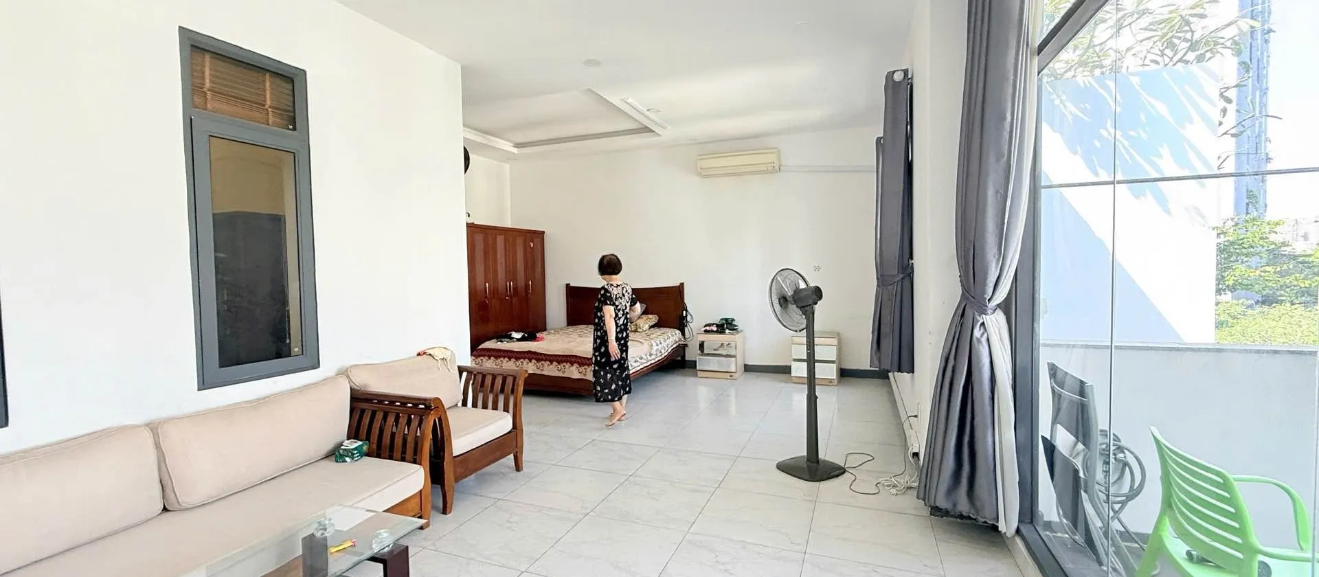 Nhà mới sành điệu gần chợ Bến Thành giá tốt 30-4... Bán nhà riêng tại Bến Thành, Hồ Chí Minh 01