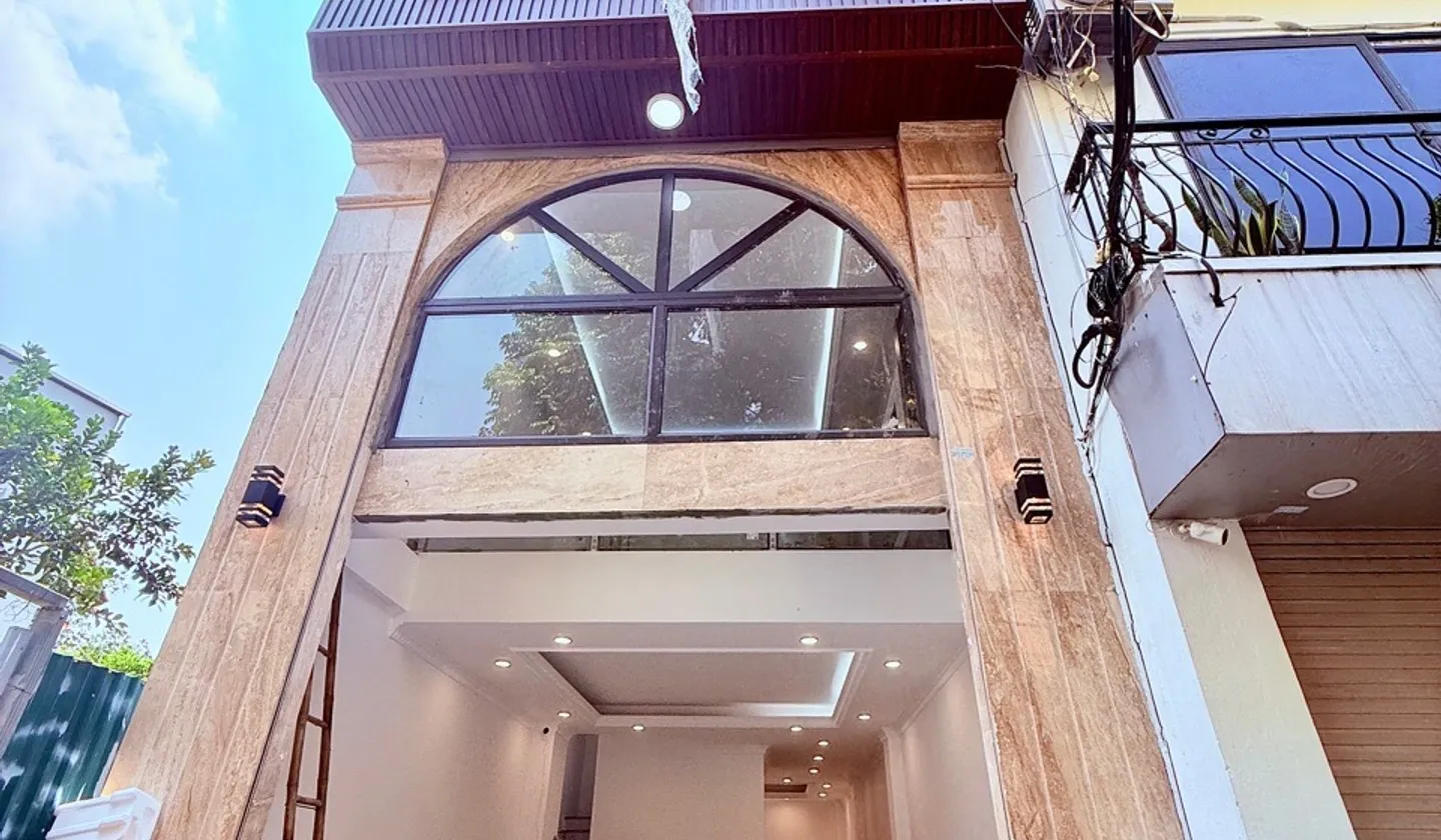 Bán nhà 7 tầng Bát Khối, ô tô vào nhà, 5 phòng ngủ- Nhỉnh 13 tỷ ( có thương lượng)... Bán nhà riêng tại Long Biên, Hà Nội 01