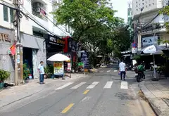 Bán nhà 4 tầng 100m2 mặt tiền đối diện công viên khu Trung Sơn giá 18.5 tỷ... Bán owner_side tại Bình Hưng, Hồ Chí Minh 09