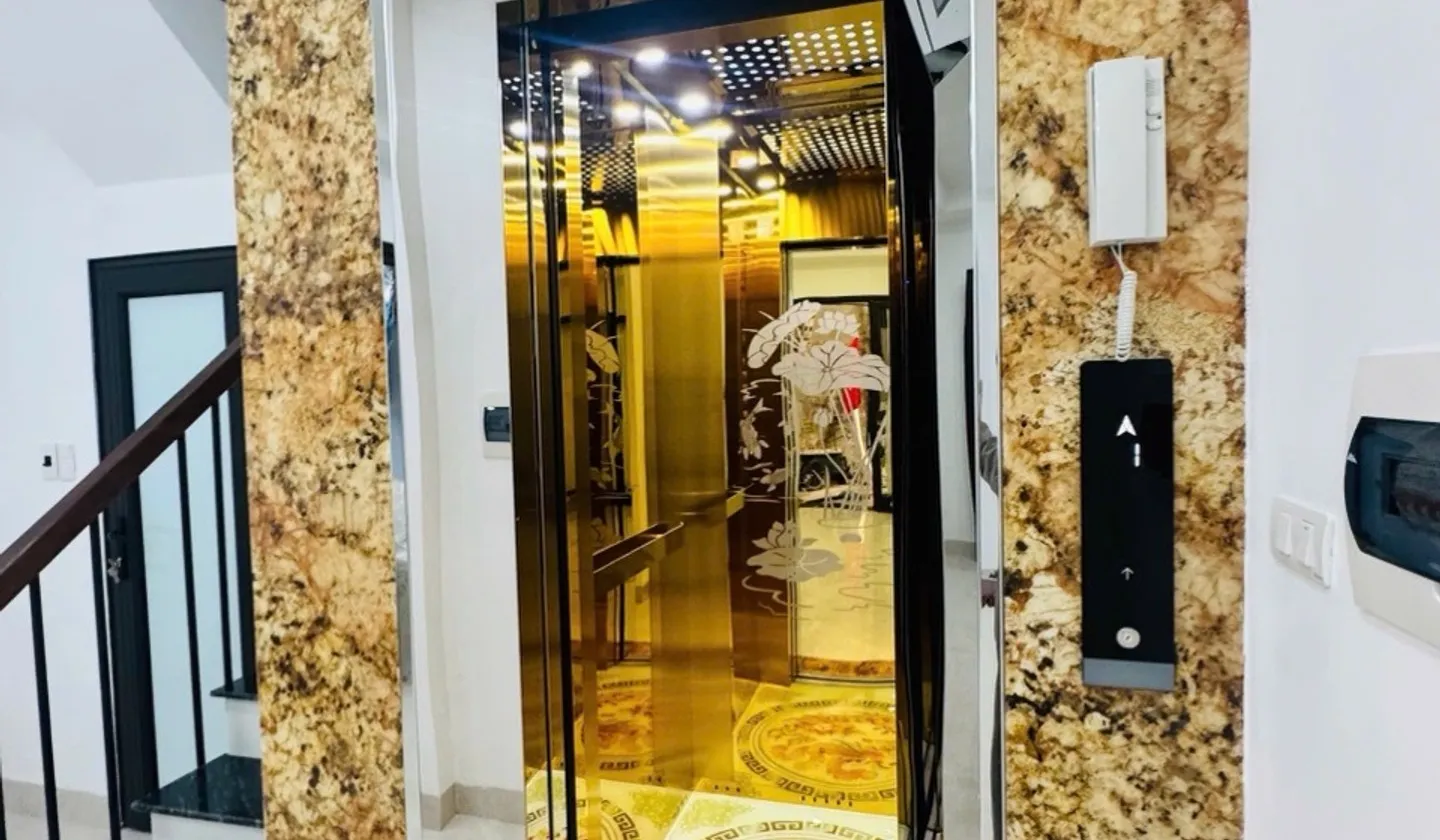 Nhà 6 tầng thang máy, 3 mặt thoáng tại Phường Nghĩa Đô, Hà Nội giá 10.5 tỷ... Bán nhà riêng tại Nghĩa Đô, Hà Nội 01
