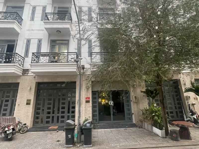 Nhà 4 tầng có thang máy riêng tại Bảo Ngọc Garden, TP.HCM, 6.1 tỷ... Bán nhà riêng tại An Phú Đông, Hồ Chí Minh 01