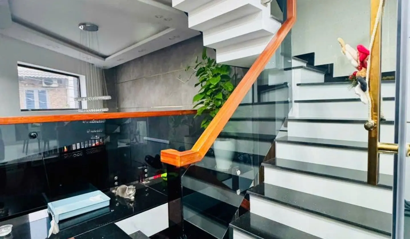 Nhà 5 tầng 5PN tại Tân Phú, giá 8.8 tỷ, mặt tiền 4m... Bán nhà riêng tại Tân Sơn Nhì, Hồ Chí Minh 01