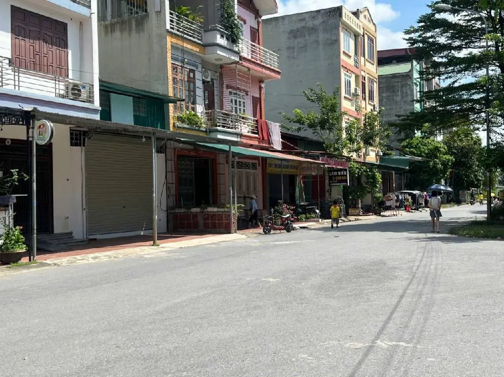 Bán Nhà Đại Thượng , Đại Đồng 100m
Sẵn nhà 3 tầng - ô tô tránh... Bán biệt thự, liền kề tại Chi Lăng, Bắc Ninh 01