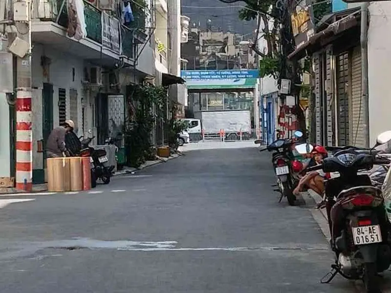 Bán nhà riêng 2 tầng khu vực Cộng Hoà, mặt tiền rộng, hẻm xe hơi, phù hợp kinh doanh... Bán nhà riêng tại Tân Bình, Hồ Chí Minh 01