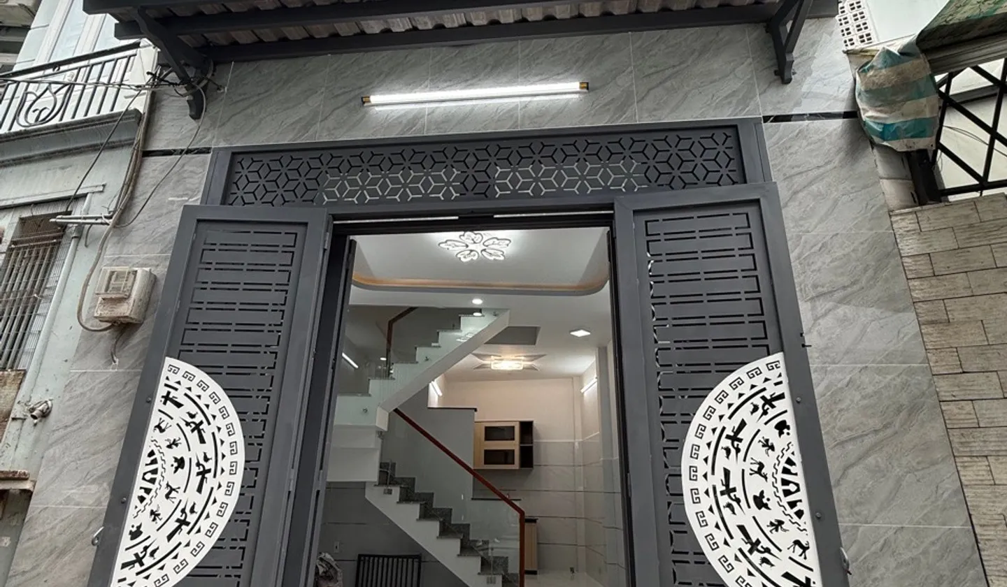 Nhà mới 2 tầng ngay gò xoài , CHỈ 3.X TỶ 🔥😍

- 4x8 , 2PN – 2WC , Hẻm trước nhà 5m,... Bán nhà riêng tại Bình Hưng Hòa, Hồ Chí Minh 01