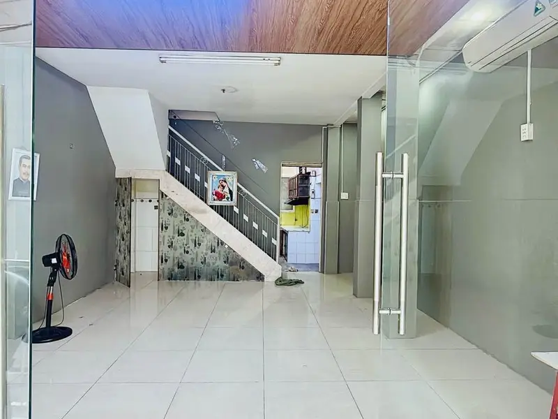 Nhà 6 phòng ngủ phố Tây Quận 1, giá sốc đã giảm còn 11.5 tỷ... Bán nhà riêng tại Bến Thành, Hồ Chí Minh 01