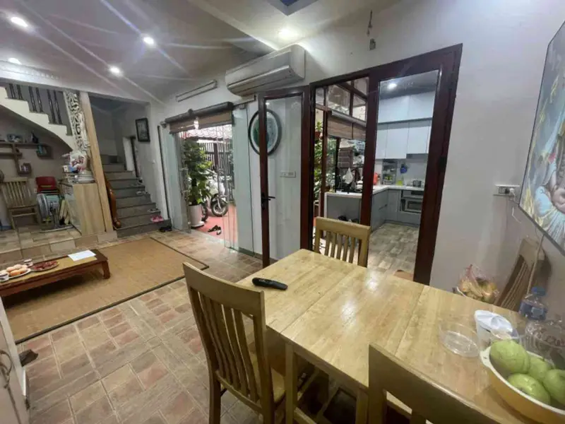 Biệt thự sân vườn tinh tế tại lõi Ba Đình – không gian sống đẳng cấp giữa trung tâm thành phố... Bán nhà riêng tại Giảng Võ, Hà Nội 01