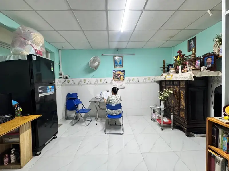 Nhà 2 tầng rộng thoáng ngay trung tâm, tiện ở và cho thuê... Bán nhà riêng tại Cầu Kiệu, Hồ Chí Minh 01