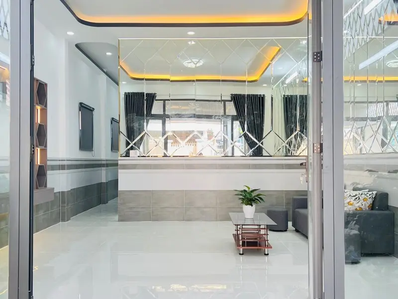 100M² – HẺM Ô TÔ THÔNG – CÓ CHỖ ĐẬU XE TRONG NHÀ – CHỈ 3,85 T.Ỷ!
SÁT Q7, CÁCH PMH CHỈ VÀI PHÚT... Bán nhà riêng tại Nhà Bè, Hồ Chí Minh 01