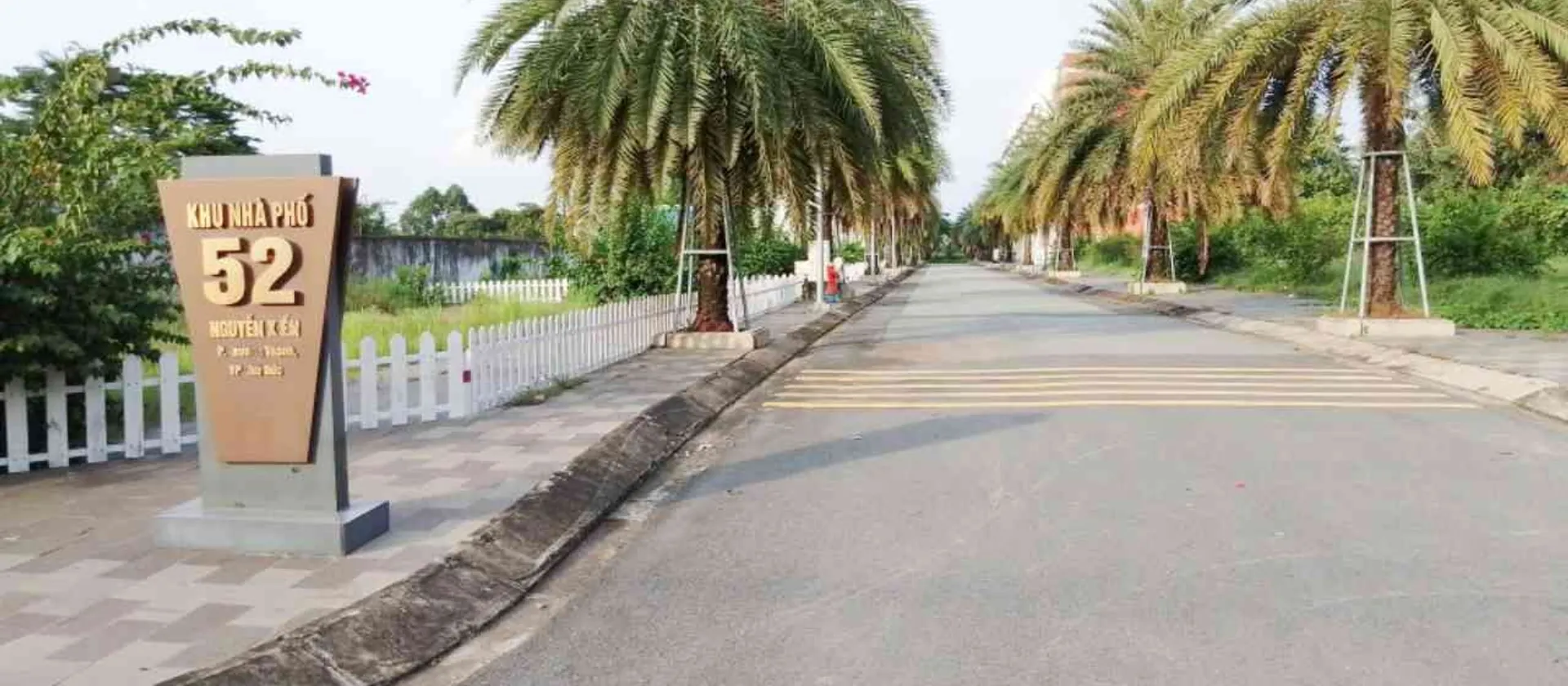 ĐẤT ĐẸP KHU NHÀ PHỐ 52 NGUYỄN XIỂN – 6.5 TỶ... Bán đất tại Long Phước, Hồ Chí Minh 01