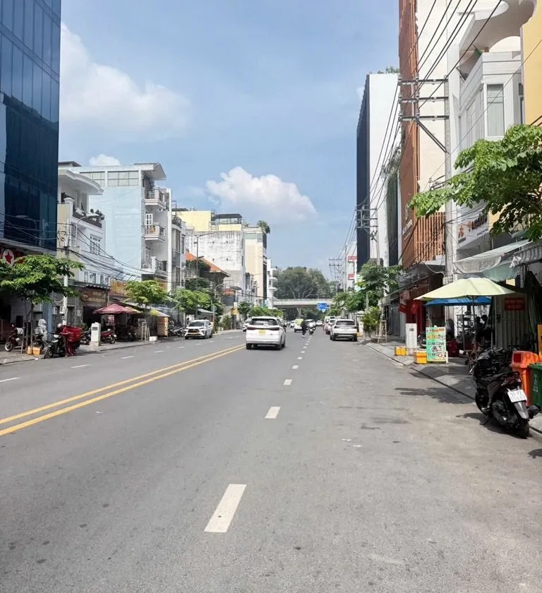 Nhà riêng 4 tầng 5 phòng ngủ Quận 10, giá 10.95 tỷ... Bán nhà riêng tại Hòa Hưng, Hồ Chí Minh 01