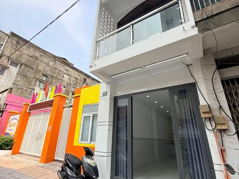 Nhà mặt phố kinh doanh sầm uất tại Quận 5 giá hấp dẫn... Bán nhà mặt phố tại Chợ Lớn, Hồ Chí Minh 01