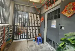Bán nhà riêng 3 tầng: 8,4 x 16,7 métgồm 16 phòng, Oto đỗ Cửa tại trung tâm quận 8. Giá 14.9 tỷ... Bán nhà riêng tại Chánh Hưng, Hồ Chí Minh 02
