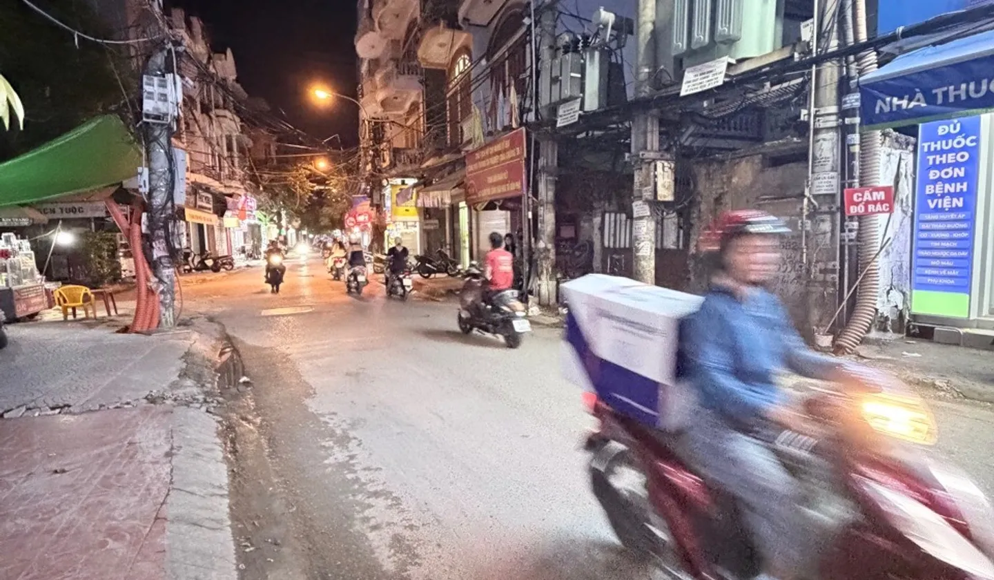 Nhà mặt phố Đình Đông 6 tầng vỉa hè rộng ô tô đỗ thuận tiện, gần ngã tư Lạch Tray - An Đà... Bán nhà mặt phố tại Lê Chân, Hải Phòng 01