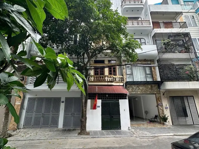 NGÀY 20/8 - CHỦ TIẾP TỤC HẠ 800 TRIỆU - TỔNG 1.8 TỶ - GIÁ CHỐT LINH ĐỘNG 

CHỦ THU HỒI VỐN - HẠ GẤP... Bán nhà riêng tại Long Biên, Hà Nội 01