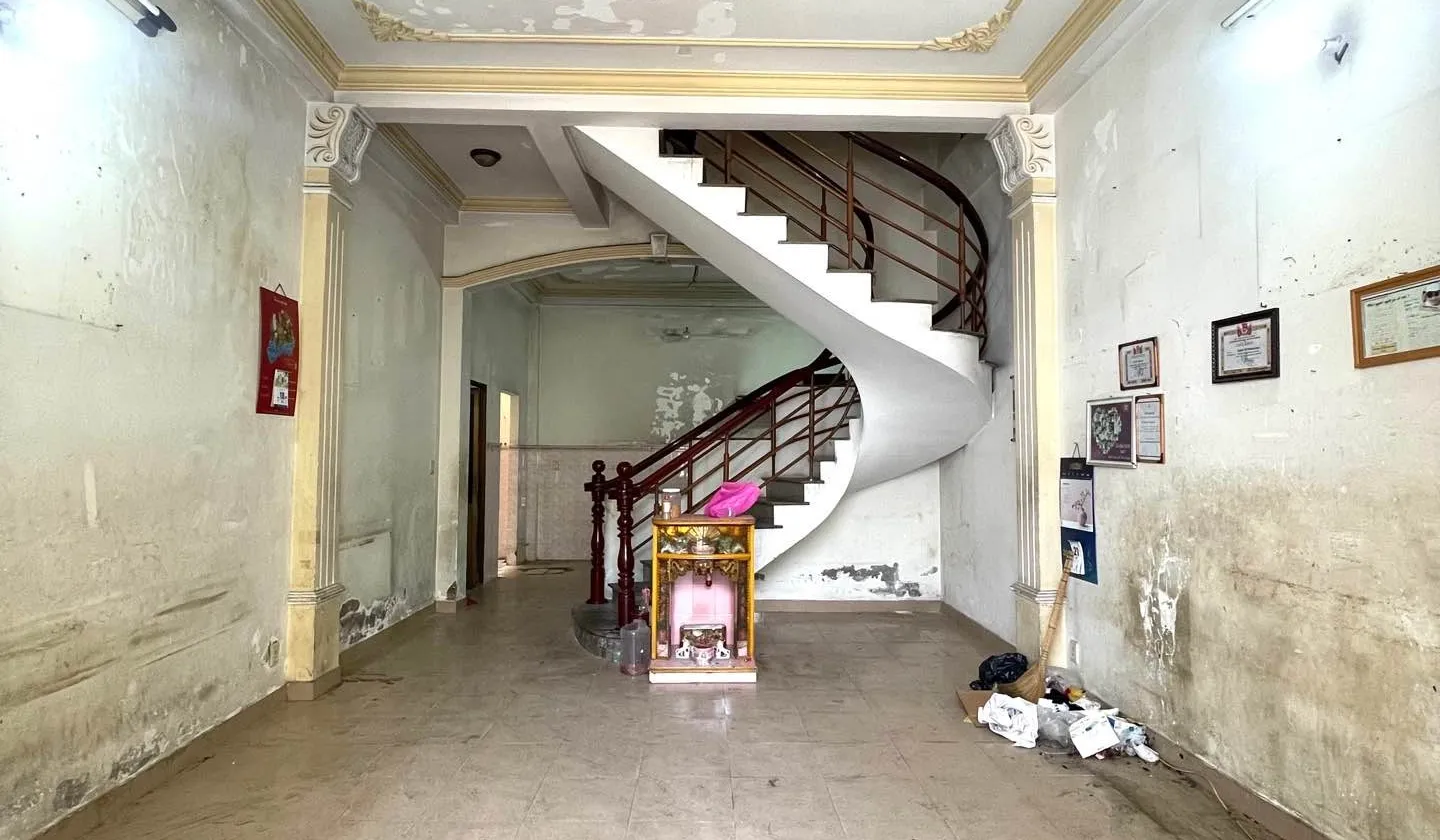 Ngang 6 dài 14m, 71m2, 5PN. Nhỉnh 6Ty. Hẻm thông gần MT Âu Cơ, Lạc Long Quân. Gần đại học Văn Hiến.... Bán nhà riêng tại Bảy Hiền, Hồ Chí Minh 01