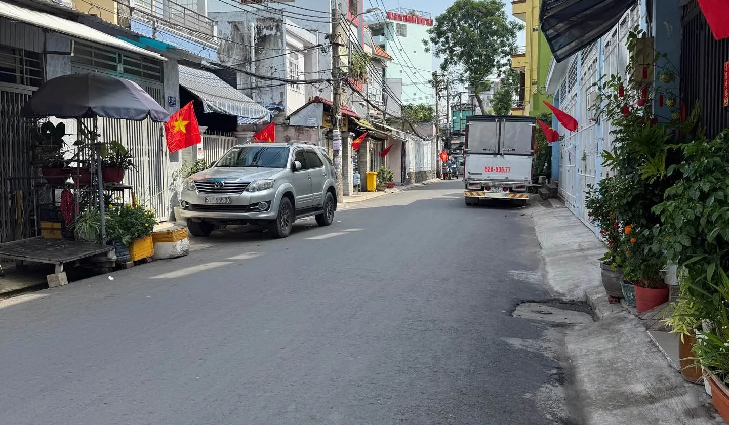 Bán nhà 6 tầng thang máy Tỉnh Lộ 10 Bình Tân giáp Q6, hẻm 10m, điện mặt trời... Bán nhà riêng tại Bình Trị Đông, Hồ Chí Minh 01