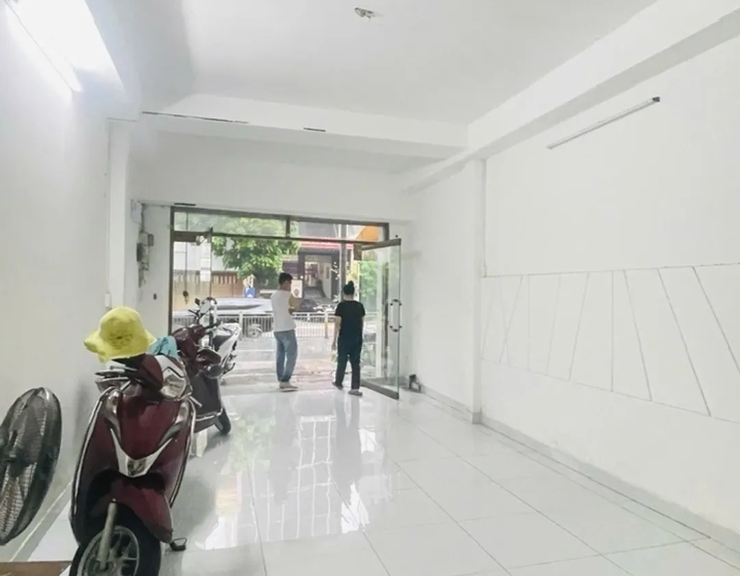 Nhà Mặt Phố Mặt Tiền Rộng 30m, Kinh Doanh Đỉnh, Giá Hấp Dẫn Tại Quận Tân Phú... Bán nhà mặt phố tại Phú Thạnh, Hồ Chí Minh 01