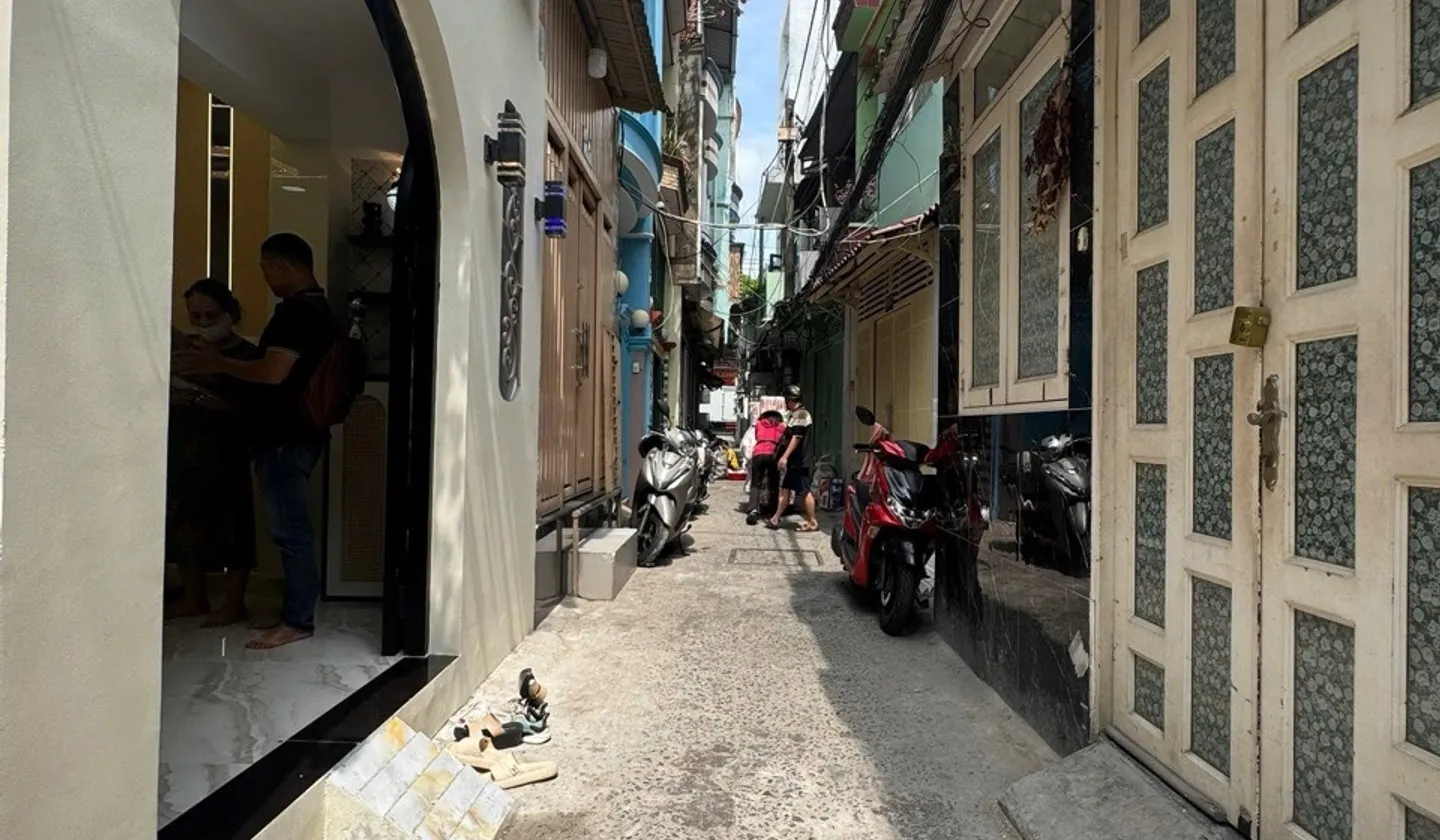 Cơ hội hiếm có nhà 2 tầng vị trí vàng Quận 8, chỉ 5.98 tỷ... Bán nhà riêng tại Chánh Hưng, Hồ Chí Minh 01