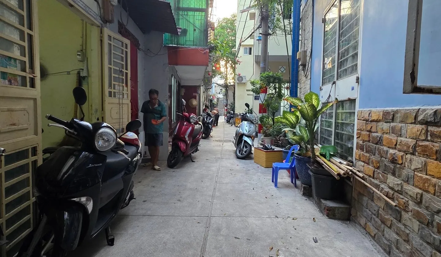 Nhà 4 Tầng 7 Phòng Cho Thuê Tại Quận Tây Hồ Giá 9.2 Tỷ... Bán nhà riêng tại Tân Hòa, Hồ Chí Minh 01