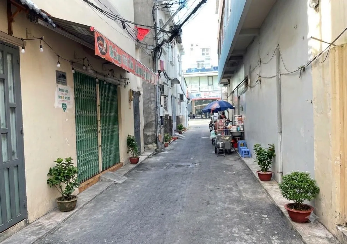 Cơ hội sở hữu nhà hiếm tại phường Tân Định, trung tâm Quận 1... Bán nhà riêng tại Tân Định, Hồ Chí Minh 01