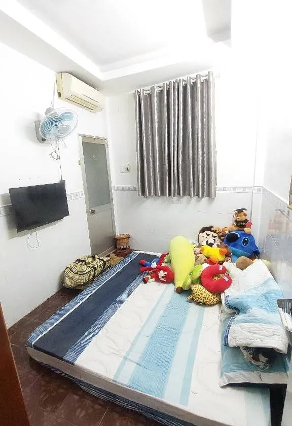 NHÀ HẺM ĐƯỜNG BA ĐÌNH - GẦN CẦU NGUYỄN TRI PHƯƠNG - CHỈ 4 TỶ... Bán owner_side tại Phú Định, Hồ Chí Minh 01