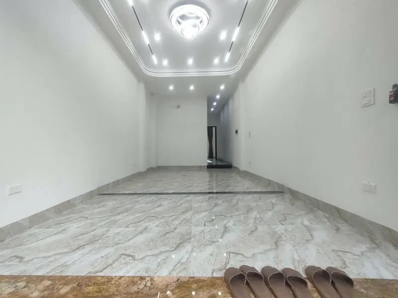 Bán nhà riêng 5 tầng có thang máy tại phường Long Biên, Hà Nội... Bán nhà riêng tại Long Biên, Hà Nội 01