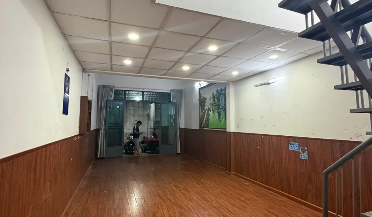 Gần Aeon Mall Tân Phú- Nhà 2 tầng 61m2 , hẻm xe hơi... Bán nhà riêng tại Bình Hưng Hòa, Hồ Chí Minh 01