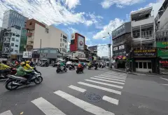 B.án Nh.à kề BV Bình thạnh, gần Cầu Bông - hẻm ô tô vô nhà - DT: 61m2 - tiện xây mới - 1 phút qua Q... Bán nhà riêng tại Gia Định, Hồ Chí Minh 01