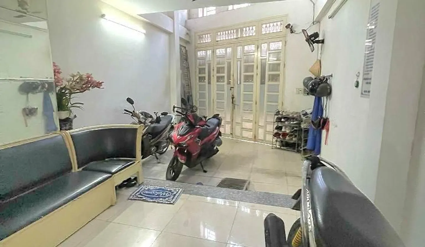 Nhà mặt phố 5 tầng hai mặt tiền trung tâm Quận 6, diện tích 122m², kinh doanh sầm uất... Bán nhà mặt phố tại Phú Lâm, Hồ Chí Minh 01