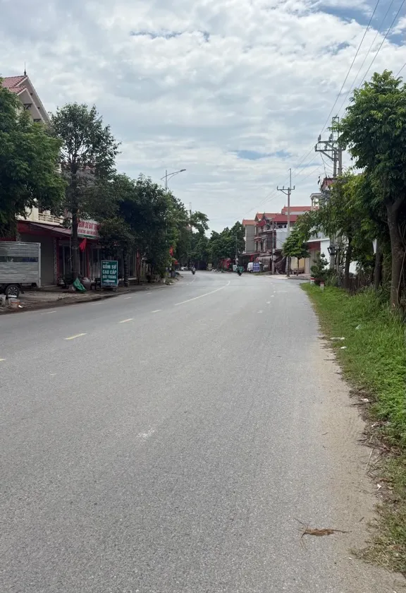 Bán nhà mặt phố 5 tầng rộng 90m2 tại xã Trì Quả, Thuận Thành,cho thuê,kinh doanh tốt... Bán nhà mặt phố tại Trí Quả, Bắc Ninh 01