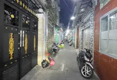 Gần Chợ Xóm Chiếu - 2 tầng - 2Pn khép kín - 2 tỷ nhỉnh... Bán nhà riêng tại Xóm Chiếu, Hồ Chí Minh 02