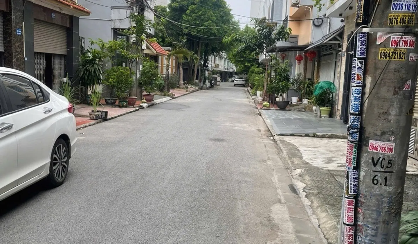 Nhà riêng 3 tầng hiện đại hướng Đông Nam tại Văn Cao, Hải An, Hải Phòng... Bán nhà riêng tại Gia Viên, Hải Phòng 01