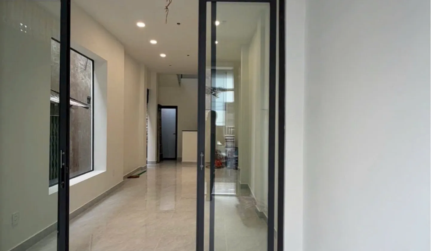 Mt đường Trần quang Diệu quận 3
3,3m x 12m ra đường Lê văn Sỹ, bờ kè, kinh doanh đông đúc... Bán nhà mặt phố tại Nhiêu Lộc, Hồ Chí Minh 01