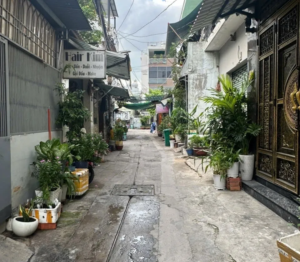 🏡 NHÀ MỚI ĐẸP – KỀ TÂN PHÚ - FULL NỘI THẤT – HẺM XE HƠI – 2 MẶT TIỀN TRƯỚC SAU – CHỈ 4,95 TỶ -... Bán nhà riêng tại Bình Trị Đông, Hồ Chí Minh 01