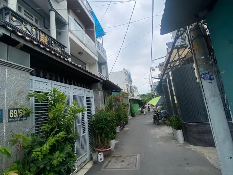 Nhà 3PN kiên cố, cách mặt tiền Trương Đình Hội chỉ 100m... Bán nhà riêng tại Phú Định, Hồ Chí Minh 01