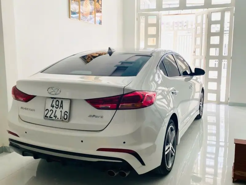 Nhà Riêng Sang Trọng Hóc Môn với Mặt Tiền Rộng và Không Gian Đón Ánh Sáng Tự Nhiên... Bán nhà riêng tại Đông Thạnh, Hồ Chí Minh 01