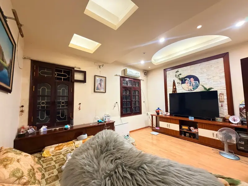 Nhà đẹp Tôn Đức Thắng giá sốc giảm gần 2 tỷ
Ô tô đỗ sát cửa... Bán nhà riêng tại Ô Chợ Dừa, Hà Nội 01
