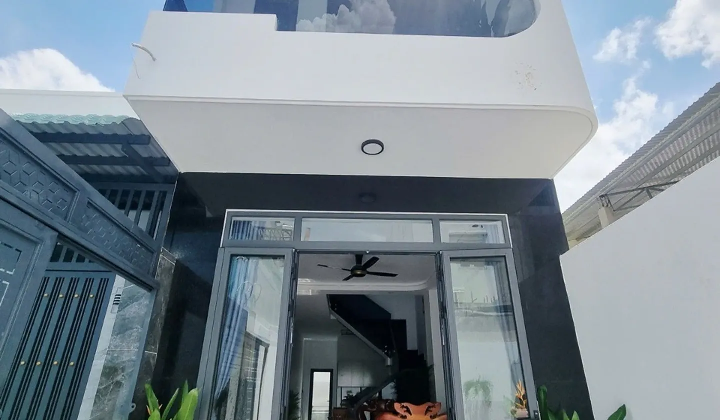 💥 BỎ PHỐ VỀ ĐÂY THÔI! DƯỚI 5 T.Ỷ MÀ CÓ NHÀ MỚI TINH + SÂN RỘNG TRỒNG RAU NUÔI GÀ NGAY QUẬN 12!... Bán nhà riêng tại Tân Thới Hiệp, Hồ Chí Minh 01