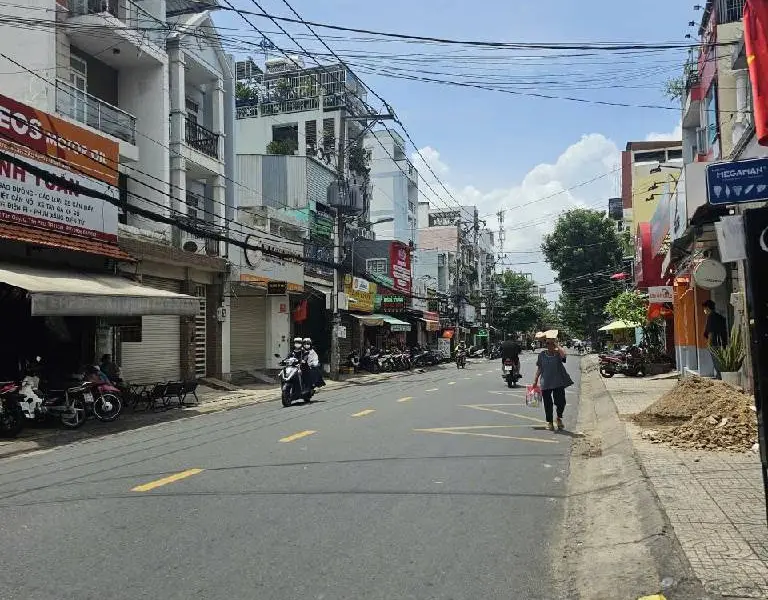 Nhà mặt phố mở rộng kinh doanh quận Tân Phú, sầm uất, dễ tiếp cận... Bán nhà mặt phố tại Phú Thọ Hòa, Hồ Chí Minh 01