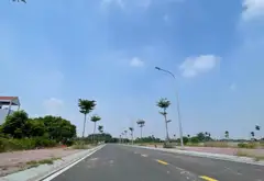🔥🔥ĐẤT VÀNG💯 PHÂN LÔ -ĐÔ THỊ MỚI ĐÔNG TẢO - KHOÁI CHÂU- HƯNG YÊN 🌹
👉 DT 90m MT 5m giá nhỉnh 4tỷ... Bán đất tại Hoàn Long, Hưng Yên 05