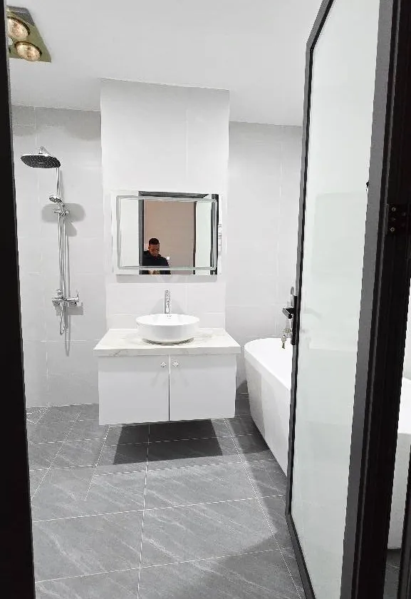 CĂN HỘ HẠNG SANG – 84M² – VIEW TRỌN HỒ TÂY – GIÁ 11,5 TỶ ❤️
📍 Khu đô thị Tây Hồ Tây – trục căn đẹp... Bán căn hộ chung cư tại Xuân Đỉnh, Hà Nội 01