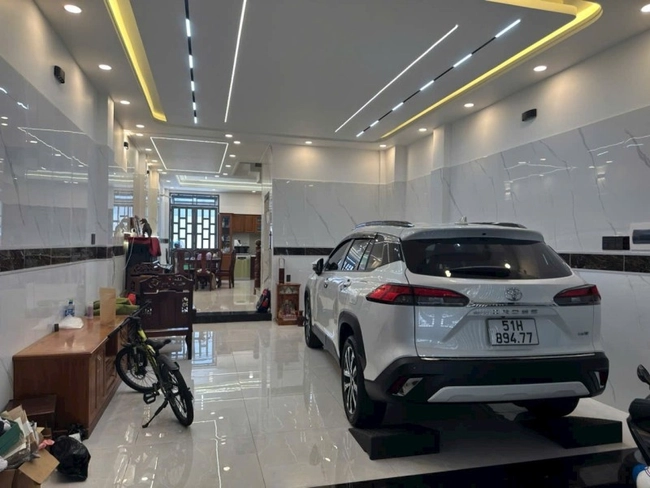 Bán nhà 4 tầng đường Hồ Bá Phấn, phường Phước Long A, Quận 9, diện tích 105m2, nhỉnh 12 tỷ tại Hồ Chí Minh 01